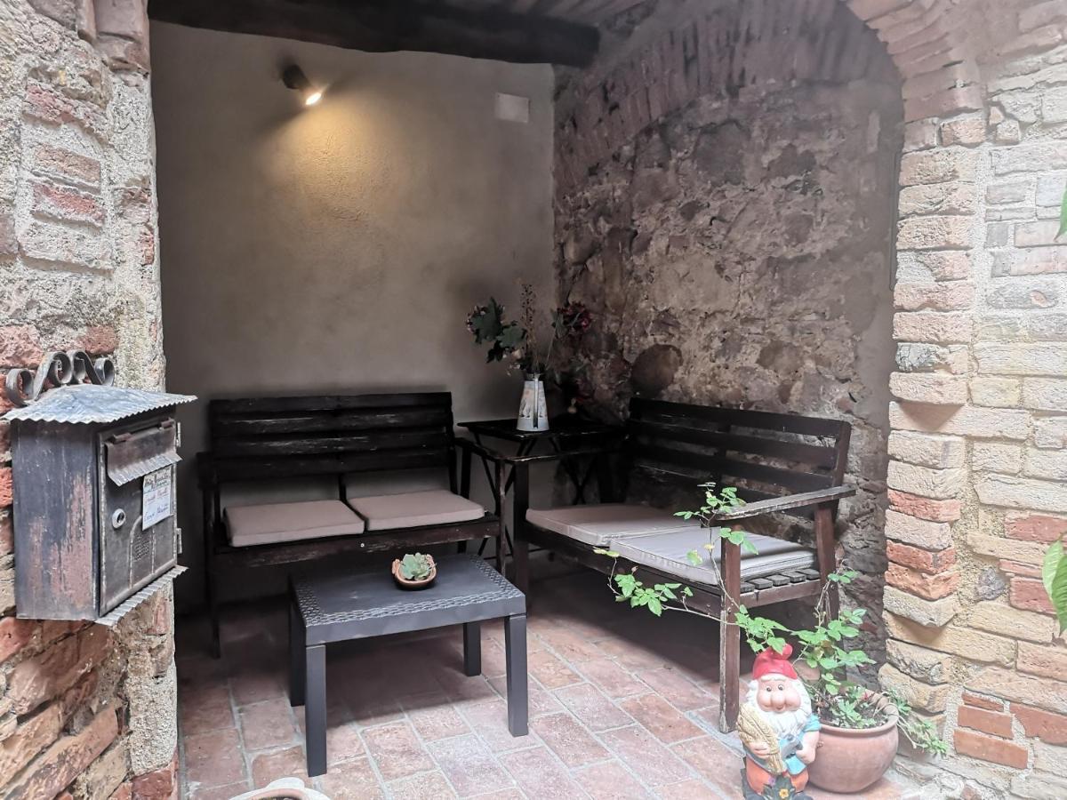 Bed and Breakfast Antico Borgo Di Torri Sovicille Exterior foto