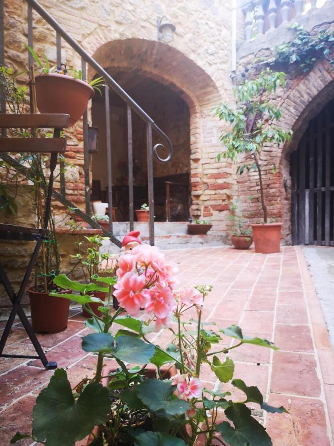 Bed and Breakfast Antico Borgo Di Torri Sovicille Exterior foto