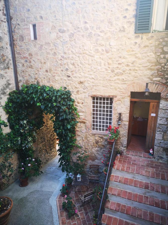 Bed and Breakfast Antico Borgo Di Torri Sovicille Exterior foto