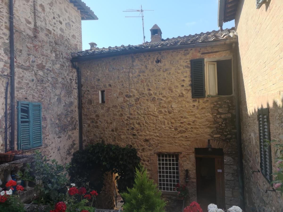 Bed and Breakfast Antico Borgo Di Torri Sovicille Exterior foto