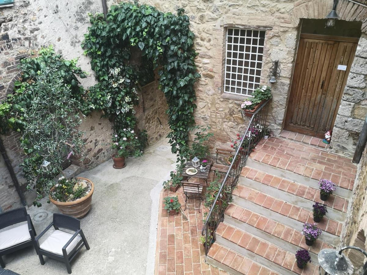 Bed and Breakfast Antico Borgo Di Torri Sovicille Exterior foto