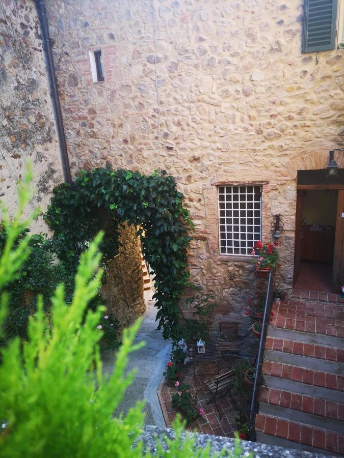 Bed and Breakfast Antico Borgo Di Torri Sovicille Exterior foto