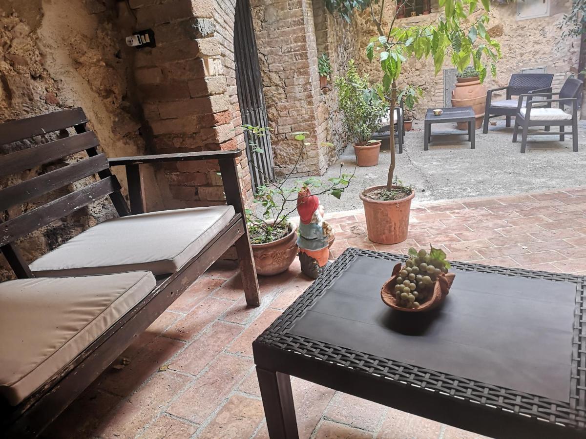 Bed and Breakfast Antico Borgo Di Torri Sovicille Exterior foto