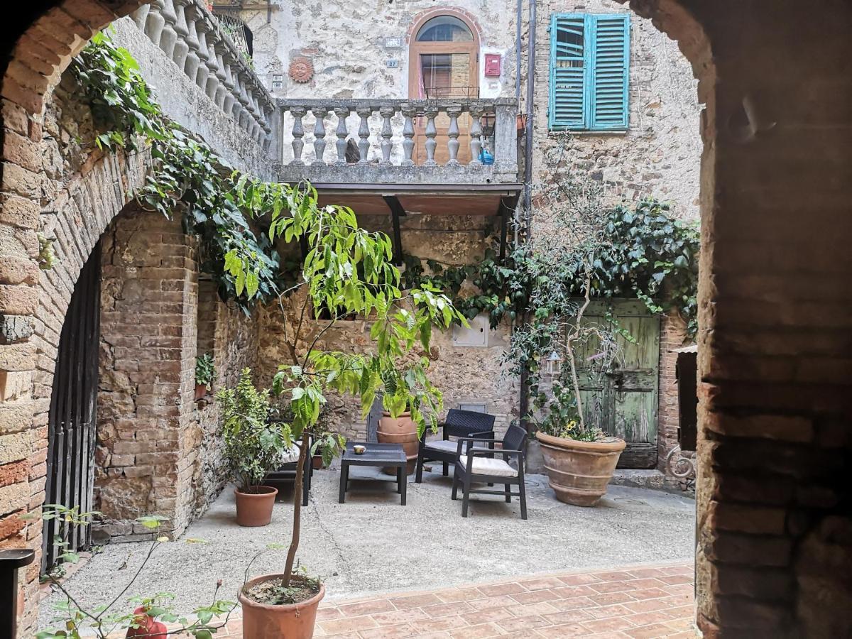 Bed and Breakfast Antico Borgo Di Torri Sovicille Exterior foto