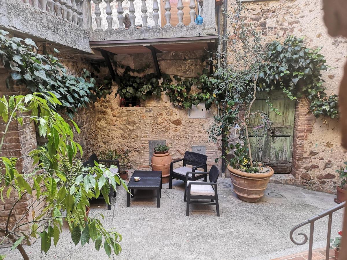 Bed and Breakfast Antico Borgo Di Torri Sovicille Exterior foto