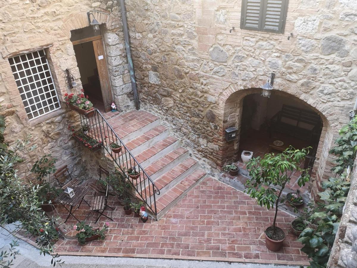 Bed and Breakfast Antico Borgo Di Torri Sovicille Exterior foto