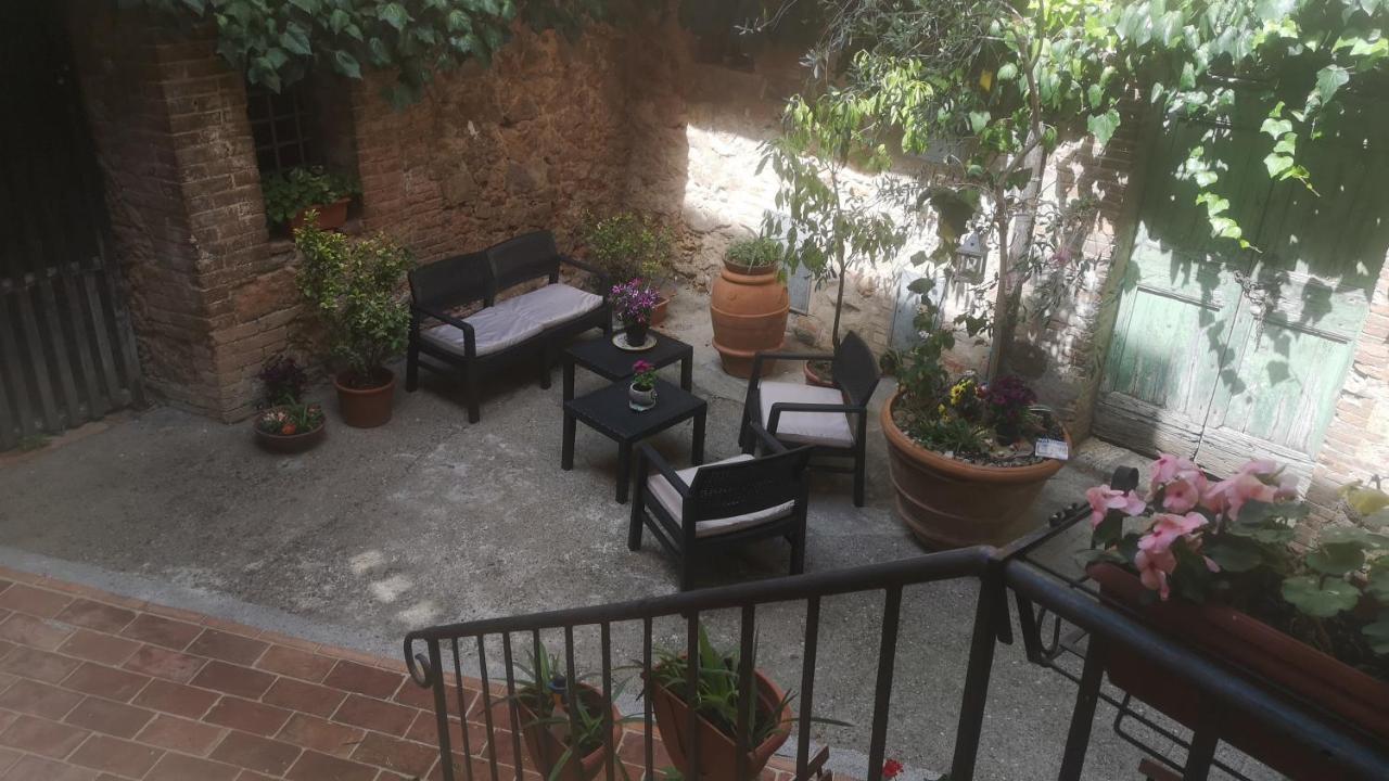 Bed and Breakfast Antico Borgo Di Torri Sovicille Exterior foto