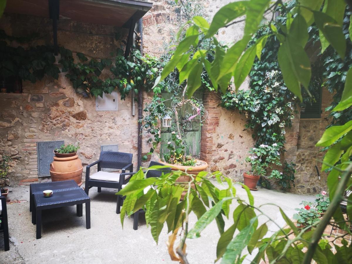 Bed and Breakfast Antico Borgo Di Torri Sovicille Exterior foto