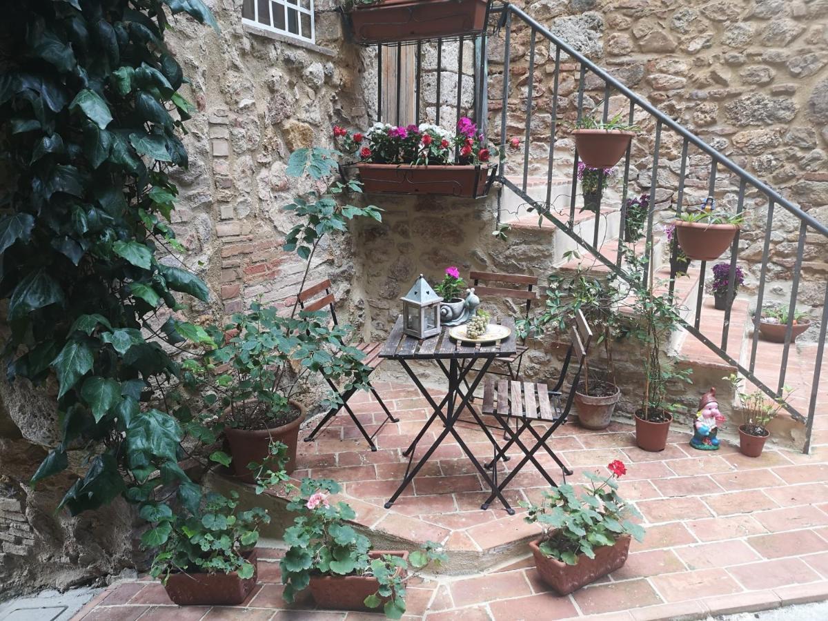 Bed and Breakfast Antico Borgo Di Torri Sovicille Exterior foto