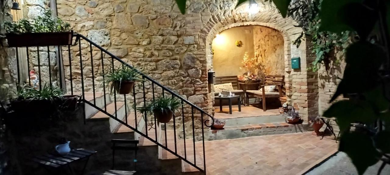 Bed and Breakfast Antico Borgo Di Torri Sovicille Exterior foto