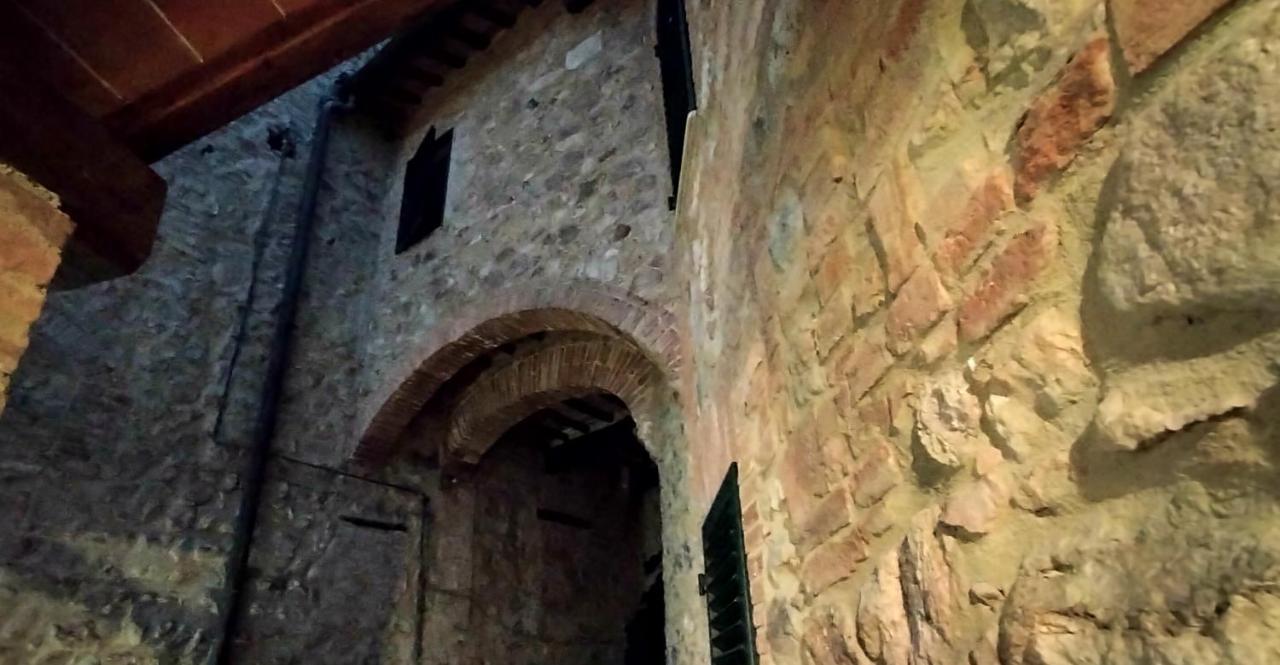 Bed and Breakfast Antico Borgo Di Torri Sovicille Exterior foto